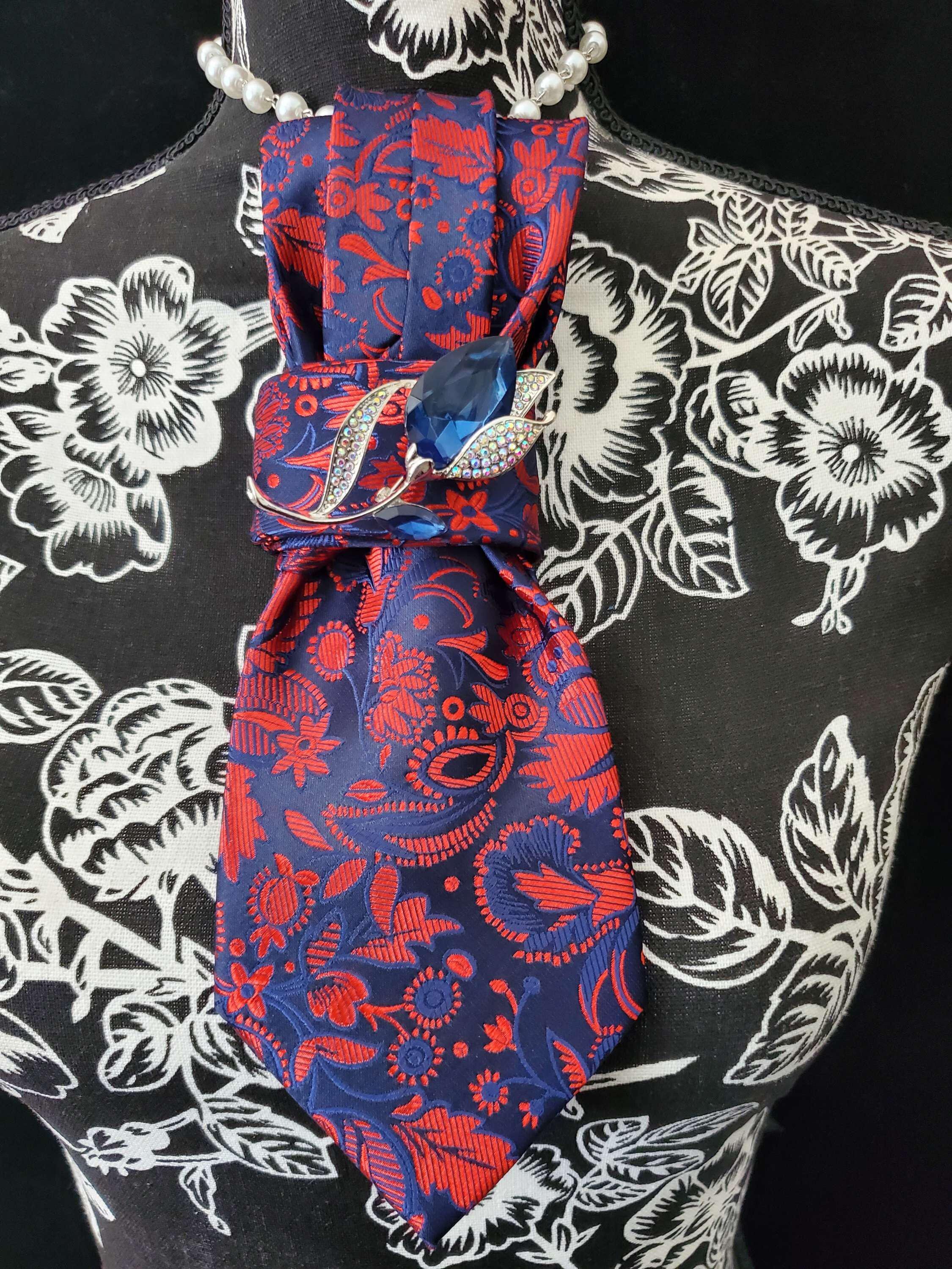 Handcrafted Floral Silk Tie Necklace – Blue & Red Brooch  display picture 2