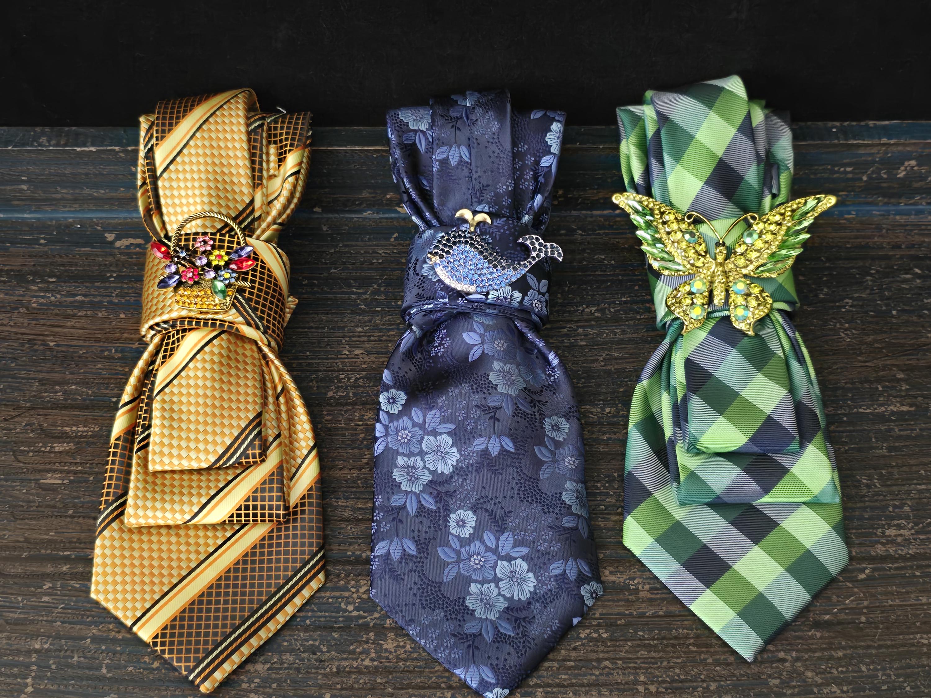Blue Floral Silk Tie Necklace: Rhinestone Brooch, Handmade  display picture 1