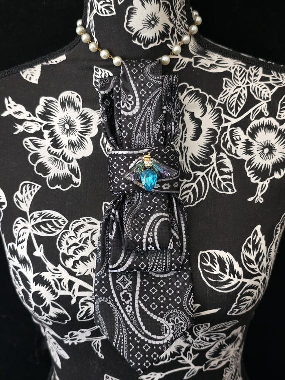 Black & White Paisley Tie Necklace: Silk Brooch Neckwear - Etsy