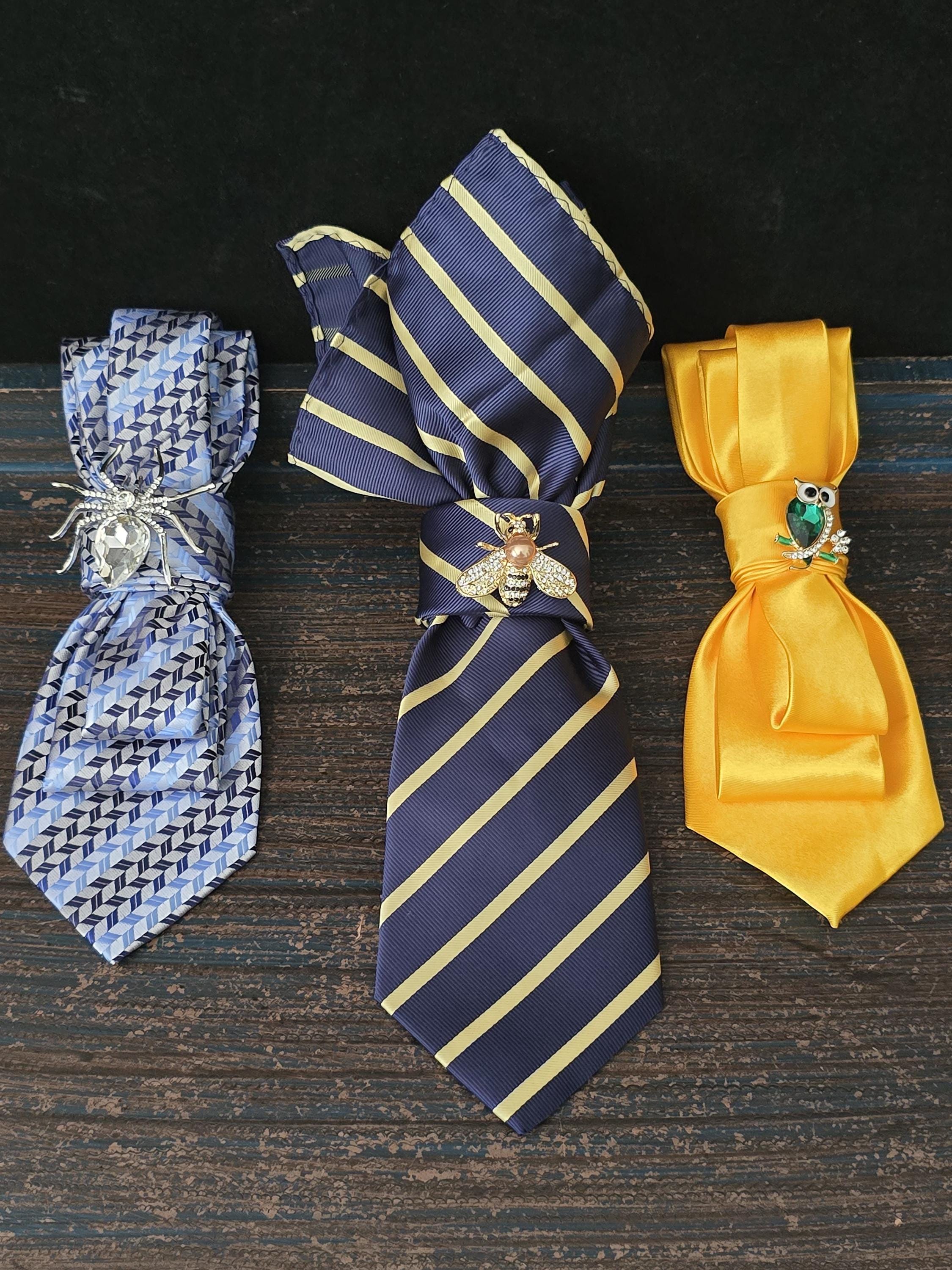 Women’s Blue & Yellow Decorative Necklace Tie with Bee Brooch Floral Silk Tie Necklace: Handmade Women main image 3