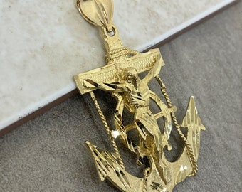 【美品】888Ｈｚ Jesus Christ ゴールド マドモアゼル・愛 巾着付 14K Yellow Gold Anchor with Jesus Pendant - Manhattan Jewelers