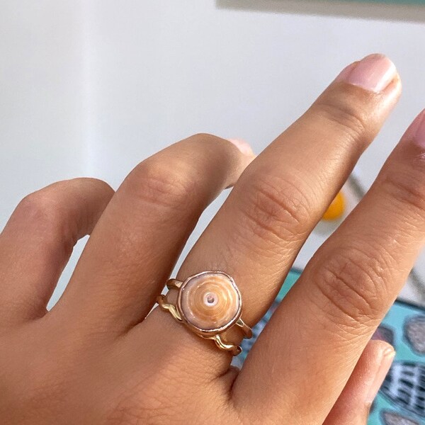 Beautiful Hawaiian Puka Shell And Wave Stacking Ring/ 14K Gold Filled Ring/ Size 7