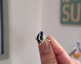 Beautiful Shell Ring/14K Gold Filled Wave Band/Size 7