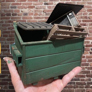 1/12 Scale 3D Printed Diorama Miniature Dumpster with Trash Bags - Perfect for Urban Scene Displays - Made to Order