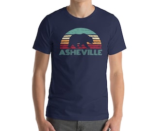 Asheville NC Pamiątkowy prezent / North Carolina Wildlife Retro Sunset / AVL Bear Graphic / Koszulka unisex z krótkim rękawem