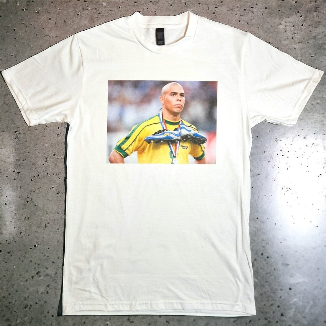 ロナウド・ロサリオ R9 ブラジル人サッカー選手 ホワイトTシャツ