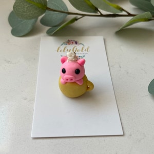 Kawaii Cute Tea Cup Pig Polymer Clay Charm, Handmade Animal Accessory, Adorable Piglet, Unique Gift for Tea Lovers, Fun Miniature