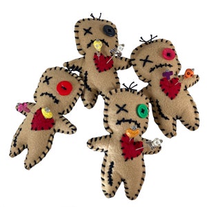 Filz Voodoo Puppe mit zwei Voodoo Pins Poppet Hoodoo Dark Magic