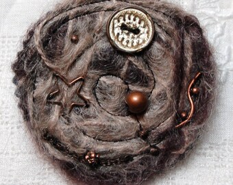 Broche en mohair camaïeu de marrons "étoile"