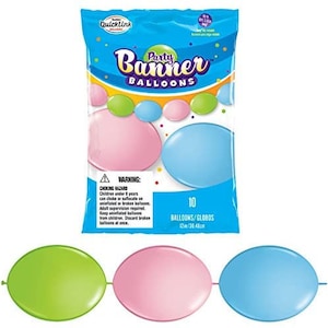 Pode incluir: Um pacote de 10 balões de festa em tons pastel, com um rótulo de advertência sobre os riscos de asfixia. Os balões são verdes, rosa e azuis. O pacote diz "Party Banner Balloons" e "10 Balloons/Globos 12in/30.48cm".