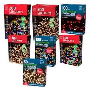 Puede incluir: Variedad de cajas de luces LED en rojo, azul y blanco. Las cajas muestran texto como "200 LED Lights" y "Battery Operated LED Timer Lights". Las luces son multicolores, blanco cálido y rojas.