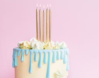 12 Hohe Geburtstagskerzen in Gold: Elegante Kuchendekoration