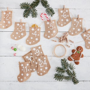24 medias de arpillera: crea tu propio calendario de Adviento, kit de calcetines navideños, calendario de Adviento navideño, crea tu propio kit de Adviento