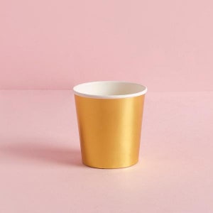 ゴールドの小さな紙コップ10個、ヘンパーティーカップ、パーティーペーパーの小さなコップ、ウェディングパーティーカップ、バチェロレッテパーティーカップ、ドリンクカップ