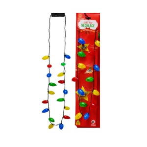 Könnte beinhalten: Eine leuchtende Halskette mit bunten Glühbirnen in Rot, Gelb, Grün und Blau. Die Halskette befindet sich an einem schwarzen Kabel und wird in einer roten Verpackung mit der Aufschrift "Light Up Necklace" geliefert.