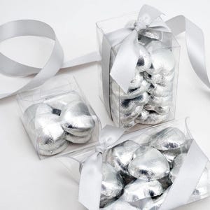Cuori di cioccolato al latte argentati, cuori di cioccolato di lusso, bomboniere, dolci per feste, senza glutine, vegetariani, regalo per baby shower