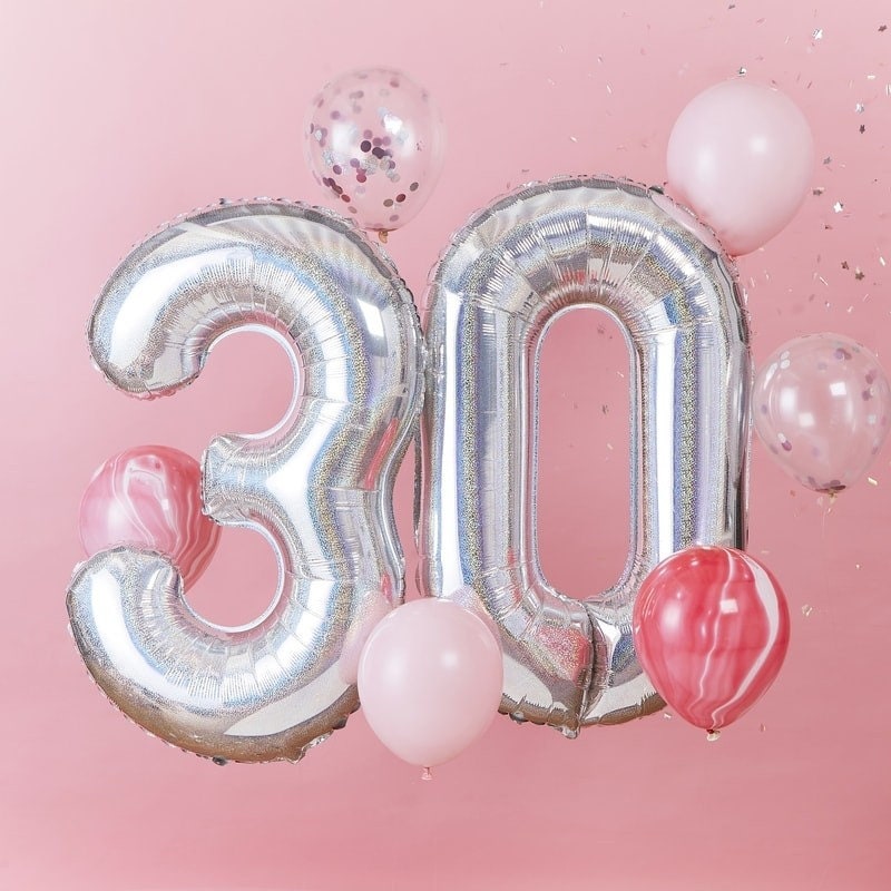 30 cumpleaños con globos  Fiestas de cumpleaños número 30, Decoraciones de  cumpleaños número 30, Fiesta de 30 años