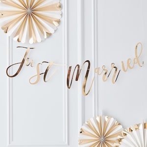 Just Married Bunting, Wedding Backdrop, Gold Just Married Garland, Gold Wedding Decor, Rustic Wedding, Wedding Decororations, Venue Decor