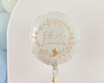 以下が含まれることがあります： 金色の花輪と「First Holy Communion」の文字、そして花輪の中に鳩が描かれた白い風船です。