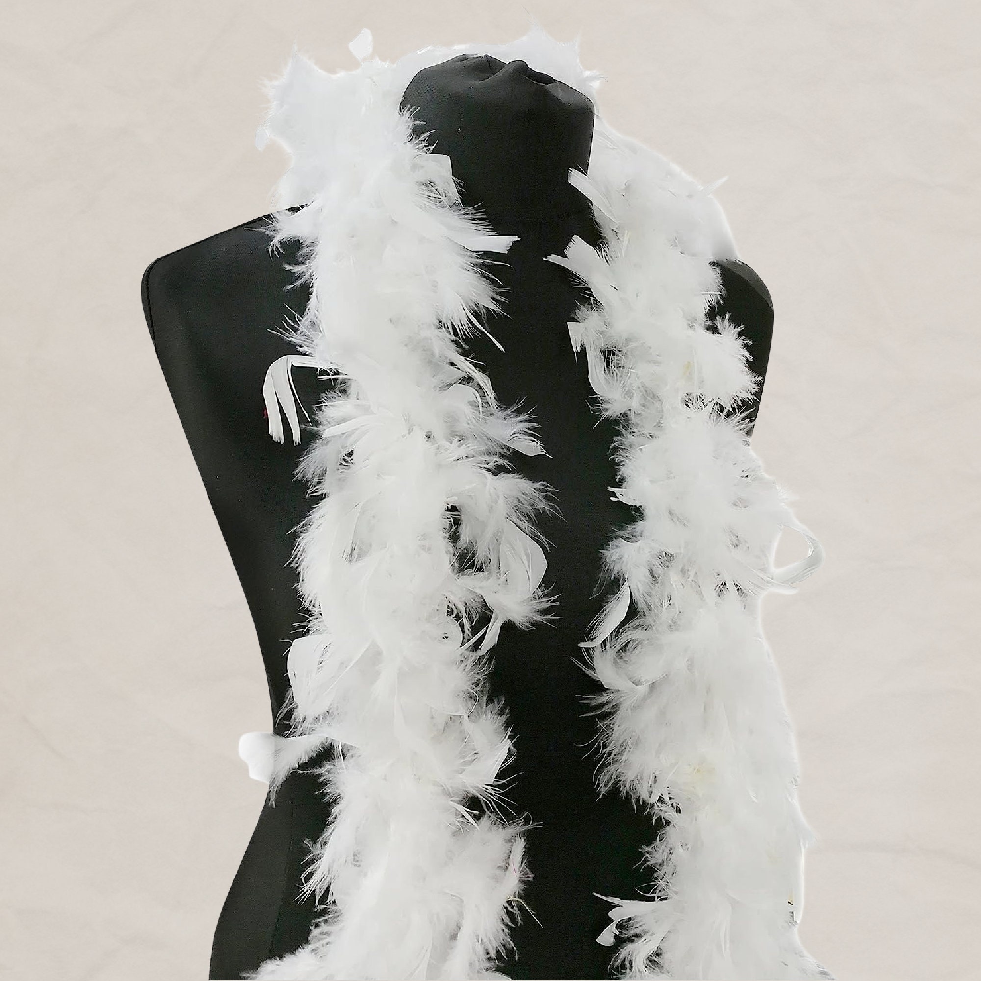 Boa en plumes - 1m80 - Blanc et Noir - Jour de Fête - Accessoires