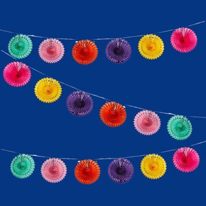 Birthday Countdown - Bright Rainbow Paper Chain Yarn Craft Kit For Kids