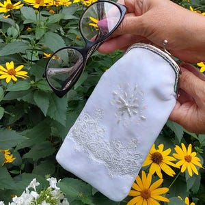White velvet glasses case. Flower embroidered Kiss lock sunglass case, velvet fabric vintage style glasses case.