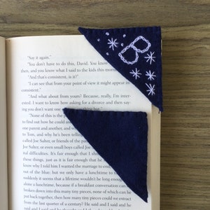Personalized Hand Embroidered Felt Backing Corner Bookmark Felt Triangle Page Stitched Corner Bookmark Christmas gifts