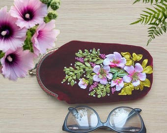Burgundy Glasses Case. Flower Embroidered Velvet Eyeglasses  display picture 1