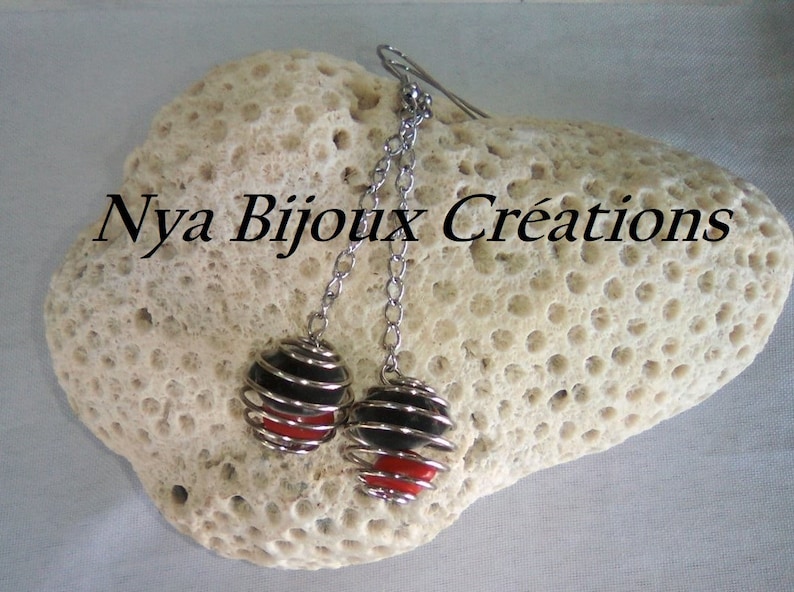 Original earrings with natural seeds