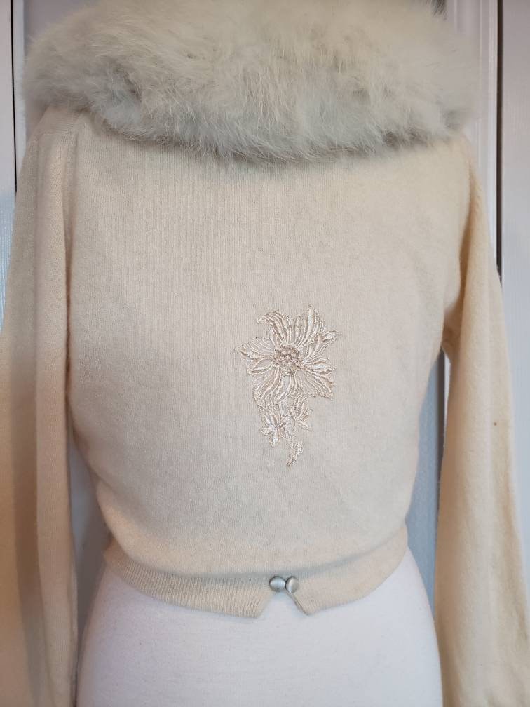 1950s Cashmere and Arctic Fox Fur Collar Cardigan | Rhinestone and