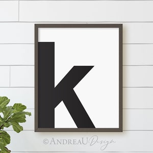 Arte de la letra K, primera inicial en blanco y negro, arte de la pared del niño adolescente, dormitorio del adolescente, impresión adolescente para las niñas, arte de la habitación de los niños, regalo de cumpleaños