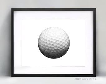 Op de afbeelding: Een zwart-witte potloodtekening van een golfbal. De golfbal bevindt zich in het midden van de afbeelding en is omgeven door een witte achtergrond.
