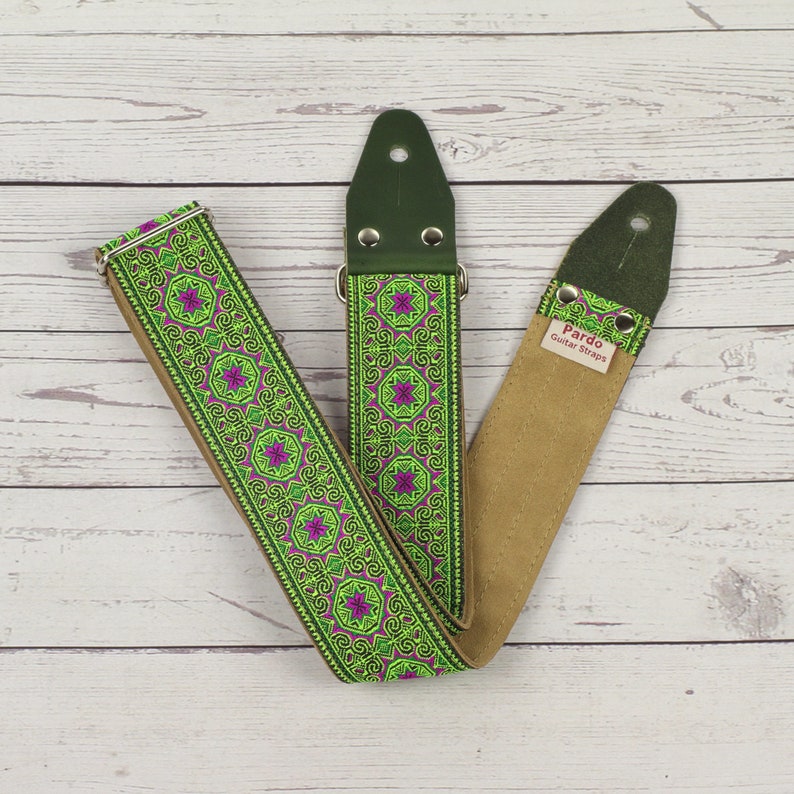 Hippie guitar strap green