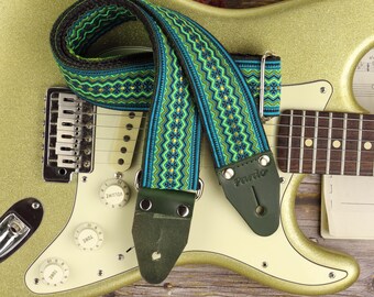 Grüner Boho Gitarrengurt – Handgefertigt, Vintage und individuell anpassbar