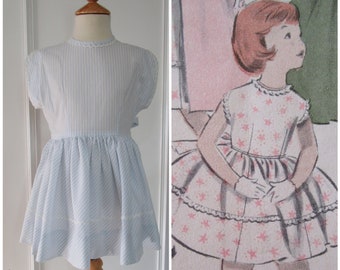 White girl dress with blue stripes 4 years vintage 1950/Dress girl white has blue stripes 4 years vintage 1950