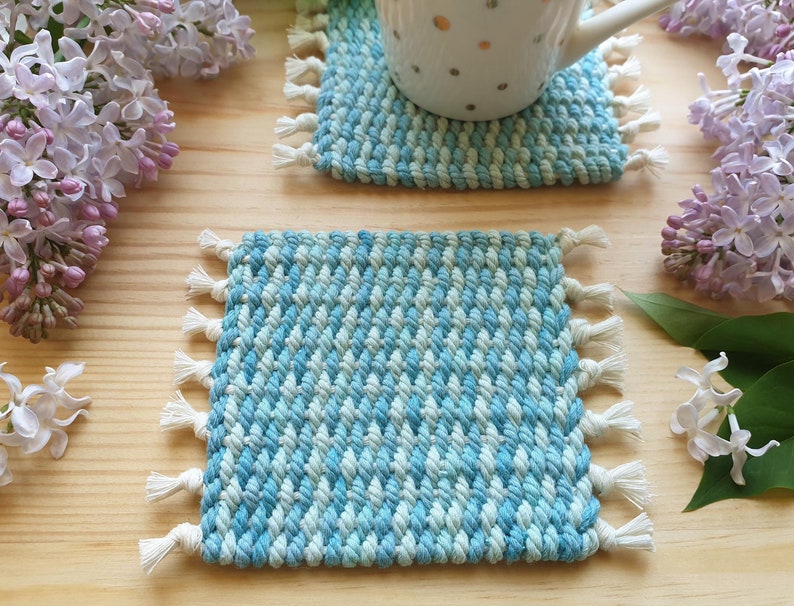 Set of two ocean blue handwoven coasters made of hand-dyed cotton cord. Mug coasters for table decoration. Nautical decor for dinning room. zdjęcie 9