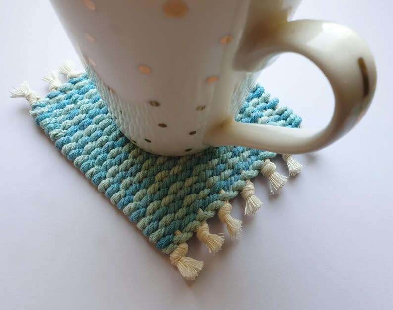 Set of two ocean blue handwoven coasters made of hand-dyed cotton cord. Mug coasters for table decoration. Nautical decor for dinning room. zdjęcie 2