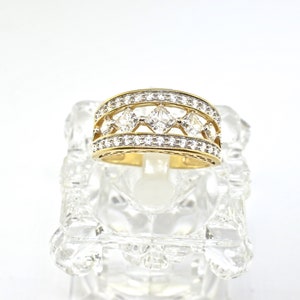 14k Crystal Ring. Size 7.75