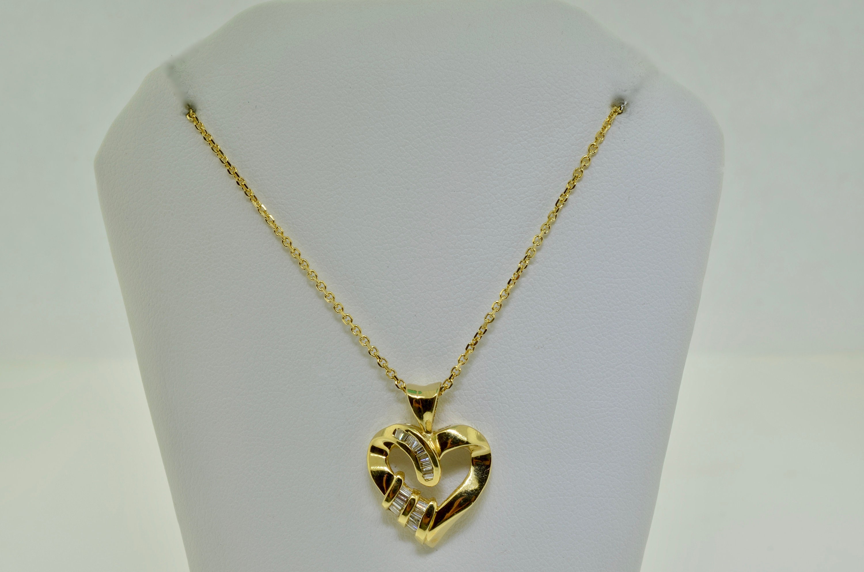 14K Yellow Gold Diamond Heart Necklace - Etsy