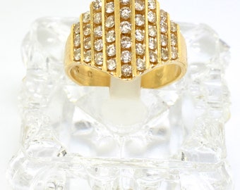 14k Gold And Diamond Ring. Size 6