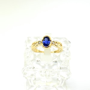 14k Yellow Gold, Diamond And Sapphire Ring. Size 8