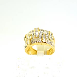 14k Gold And Diamond Ring. Size 6.5
