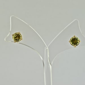 14k Round Cut Peridot Stud Earrings