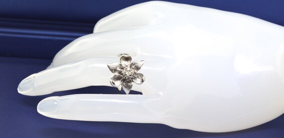Vintage 14k White Gold And Diamond Flower Shaped … - image 7