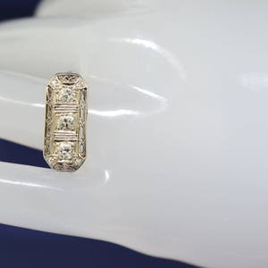 14k White Gold And Diamond Vintage Ring Prong Setting. Size 6 3/4