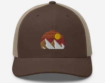 Sunset Trucker Hat / Outdoor Mountain Trucker Mesh Back Hat Cap / Senderismo Camping Style / Mountain Snapback