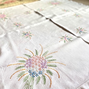 Vintage tablecloth/embroidered flowers tablecloth/square tablecloth/vintage decor/vintage embroidery/French vintage