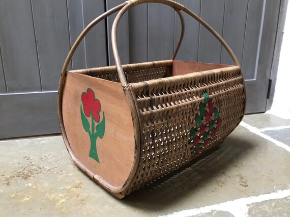 Vintage basket/wicker basket/picnic basket/French