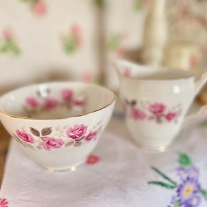 Vintage Kanne und Schüssel Set/Vintage Schüssel/rosa Blumen Krug/Porzellan Krug/Zuckerdose/Vintage Dekor/Vintage Porzellan