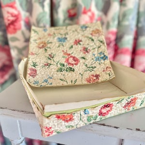 boîte recouverte de papier vintage/boîte à cartes vintage/décor vintage/boîte de rangement florale/cadeau pour la fête des mères/boîte à couture/rangement vintage